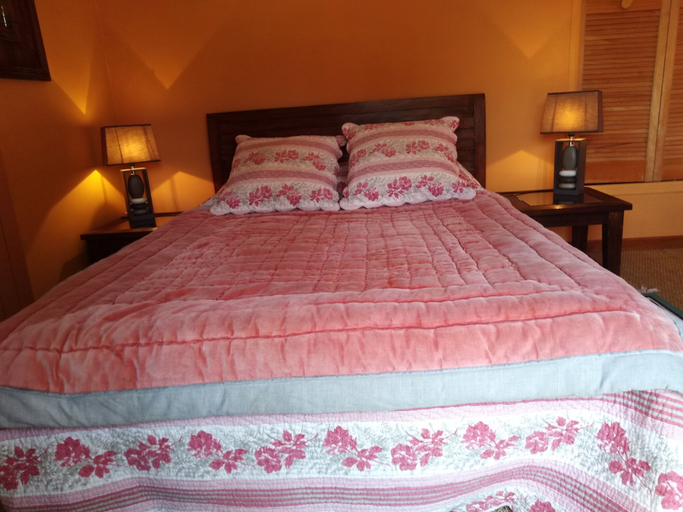 Bedroom 4, Les Hôtes du Paradis, Charente-Maritime