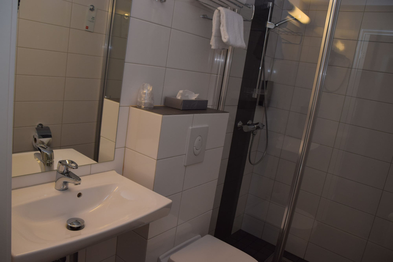 Bathroom 4, Thon Hotel Måløy, Vågsøy
