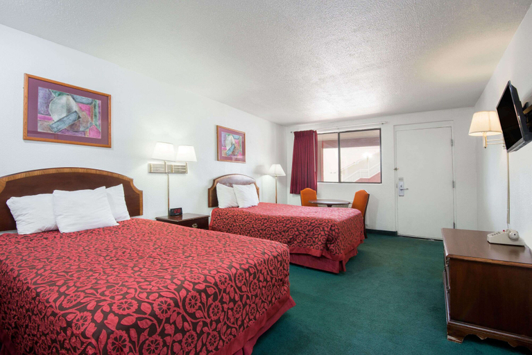 Bedroom 3, Days Inn by Wyndham Gallup, McKinley