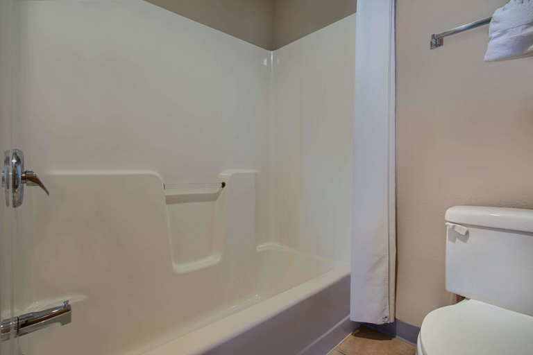 Bathroom 4, Super 8 by Wyndham Charles City, Floyd