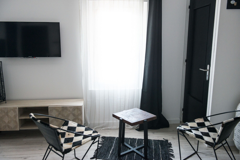 Others 5, Les Suites du 17, Gard