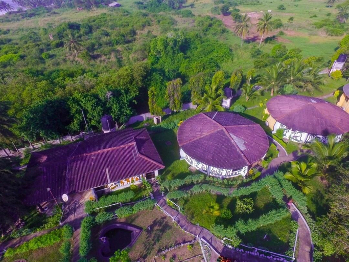 Others 5, Alberta's Palace Beach Resort, Komenda-Edina-Eguafo-Abirem