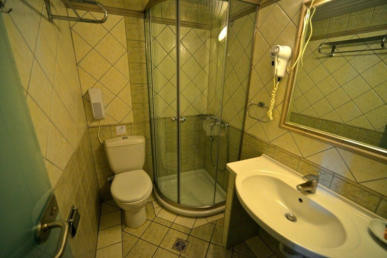 Bathroom 4, Odeon Hotel, Ionian Islands