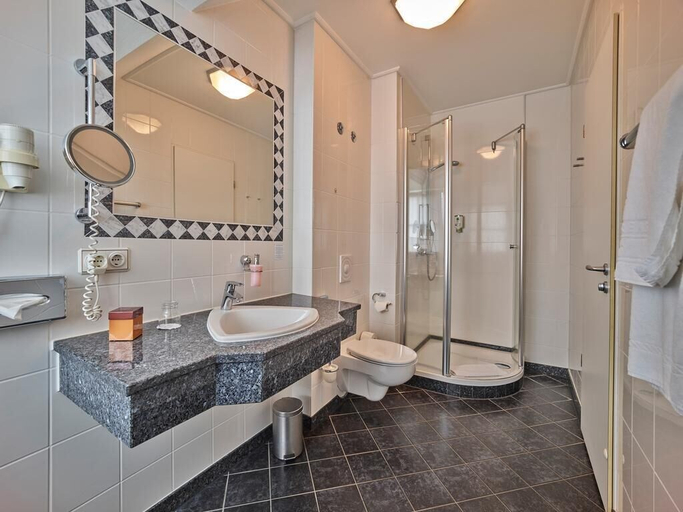 Bathroom, Hotel Tandreas, Gießen