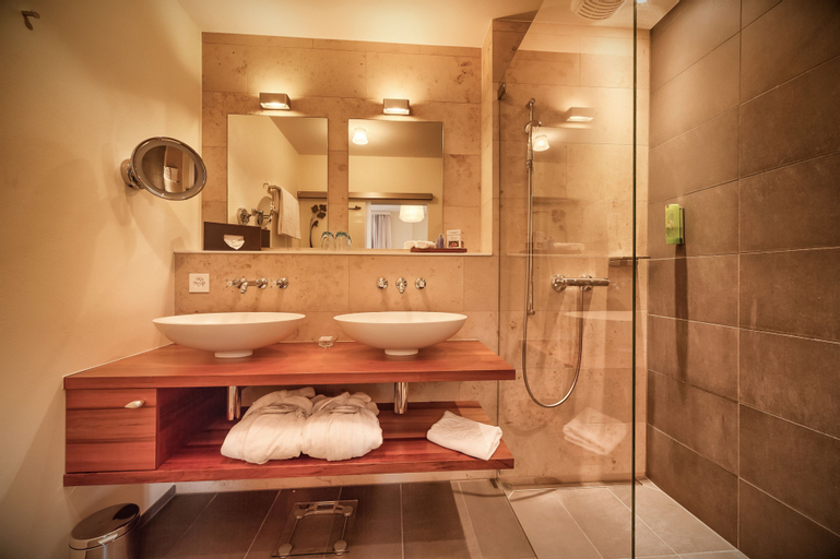Bathroom 5, Belvédère Strandhotel, Niedersimmental