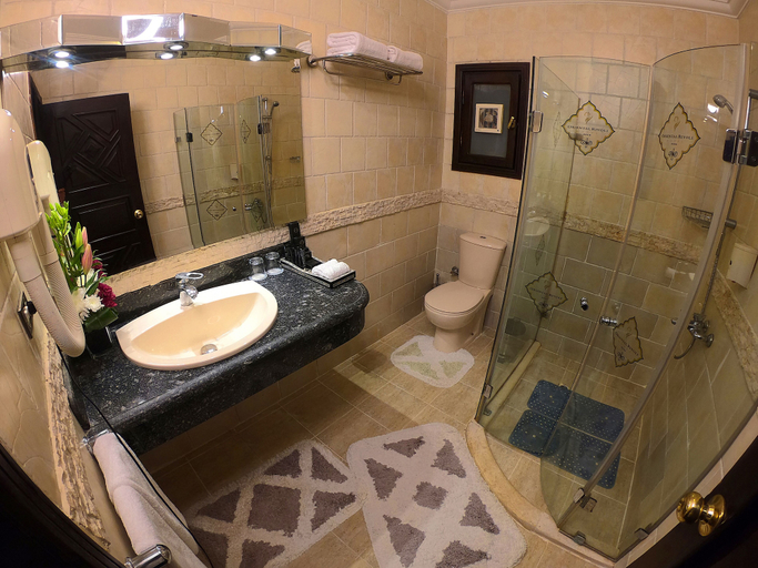 Bathroom 5, Oriental Rivoli Hotel & SPA, Sharm el-Sheikh