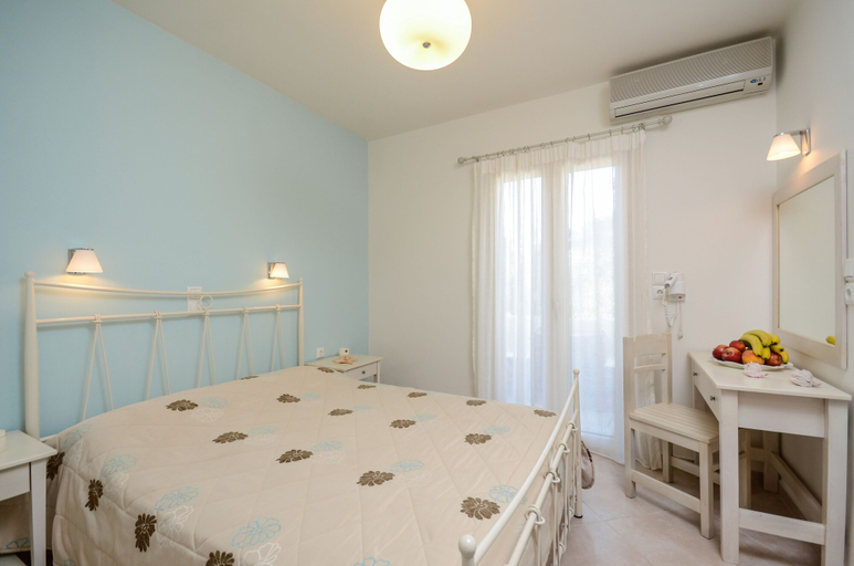 Bedroom 3, Irini Studios, South Aegean