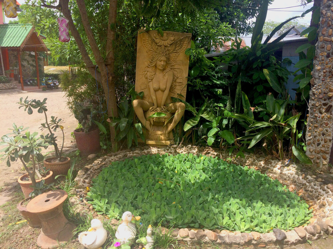 Others 5, Belle Garden, Pai