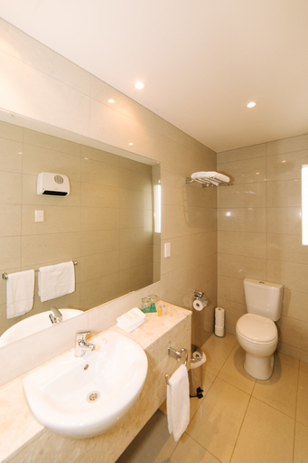 Bathroom 4, Brydone Hotel Oamaru, Waitaki