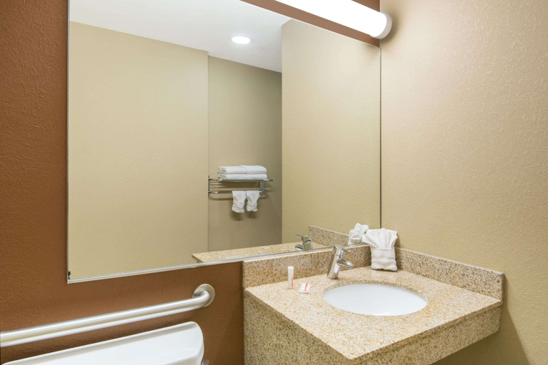 Bathroom 3, Microtel Inn & Suites by Wyndham North Canton, Stark