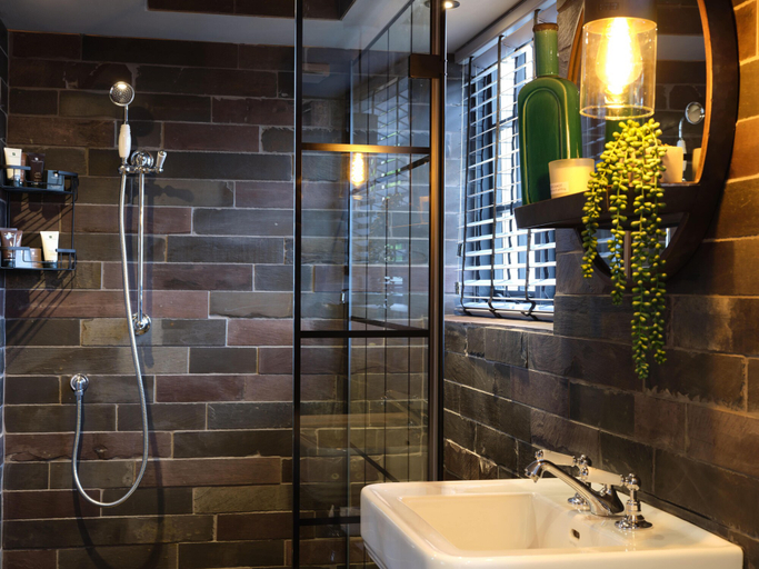 Bathroom 5, The Elms Hotel and Spa, Worcestershire