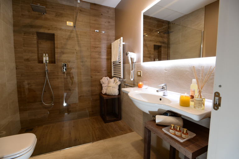 Bathroom 4, Silva Splendid, Frosinone