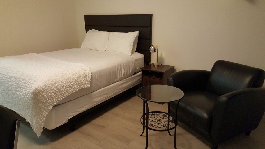 Bedroom 4, waintel studio-wainwright motel, Division No. 7