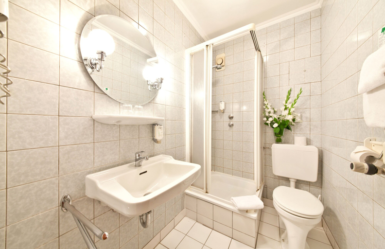 Bathroom 5, Hotel Primus Frankfurt Sachsenhausen, Frankfurt am Main