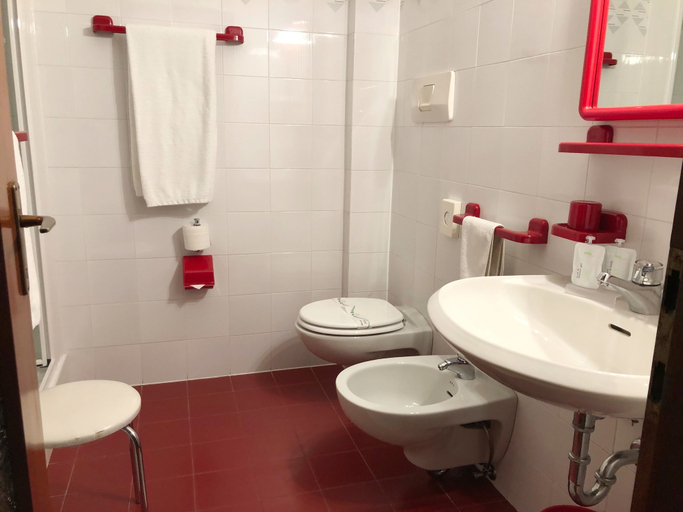 Bathroom 5, Comano Cattoni Holiday, Trento
