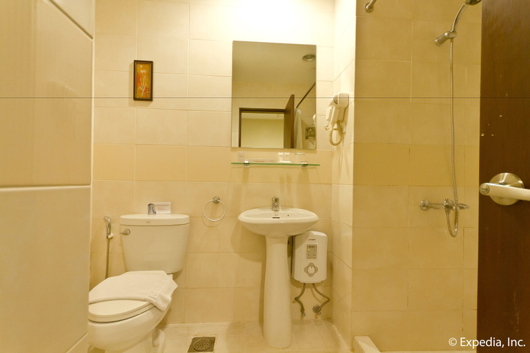 Bathroom 4, Alpa City Suites, Mandaue City