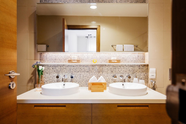 Bathroom 4, FantaStay Claren Tower 2, Dubai