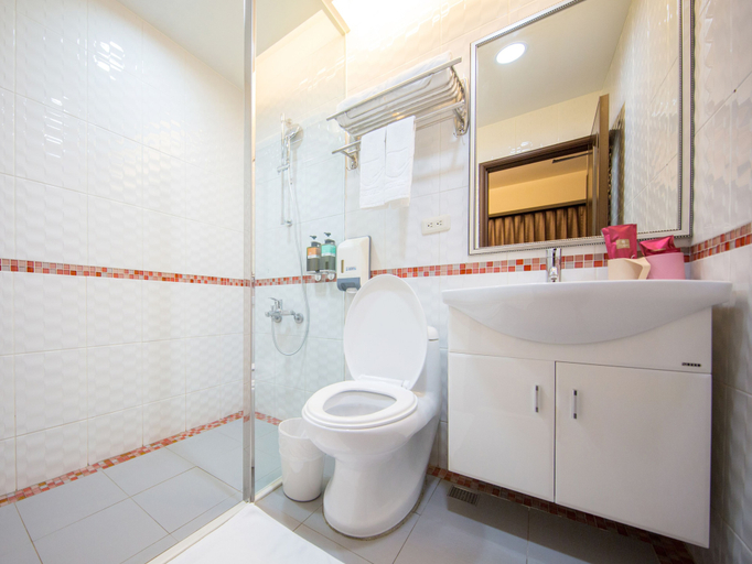 Bathroom 4, Military 75 Hotel, Taichung