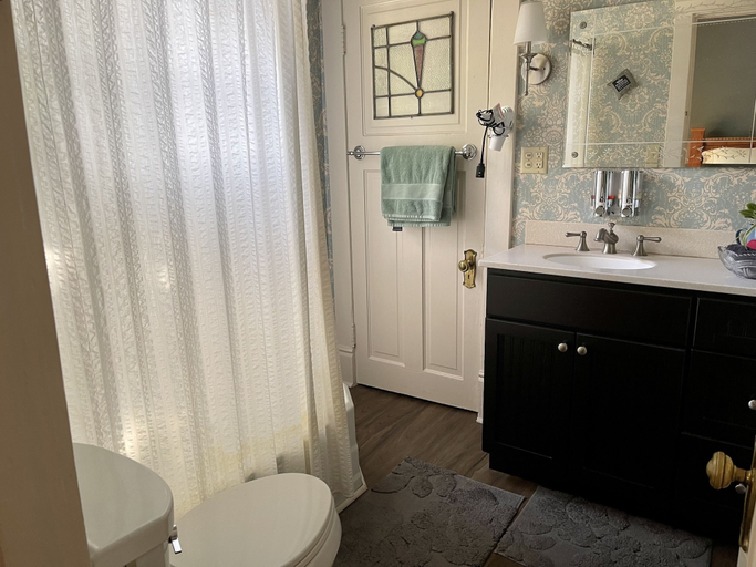 Bathroom 3, Greenwood Bed & Breakfast, Guilford