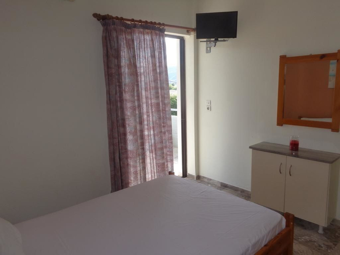 Bedroom 4, Finikas, Peloponnese
