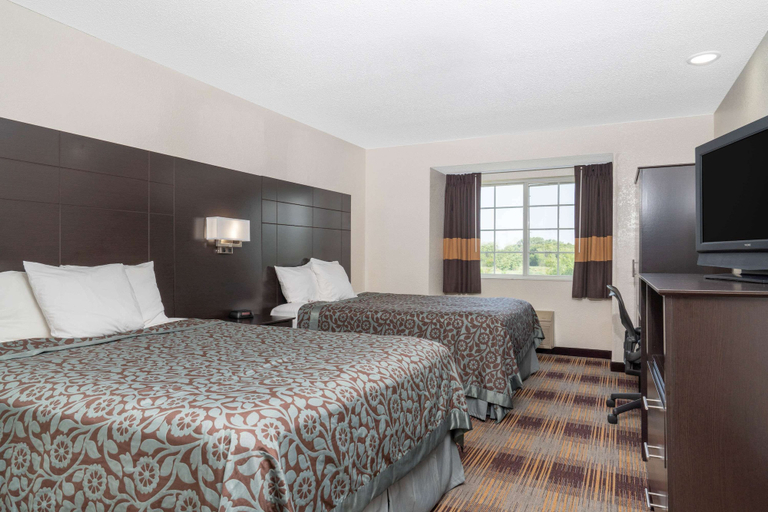 Bedroom 2, Days Inn by Wyndham Faribault, Rice