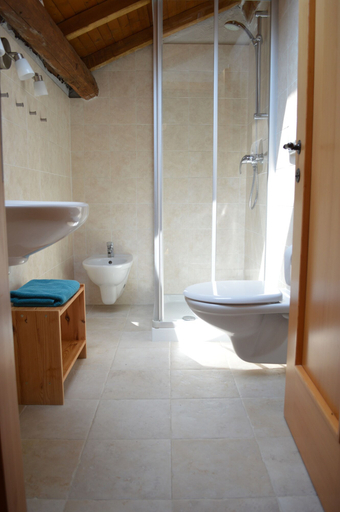 Bathroom 5, Alla Casetta, Belluno