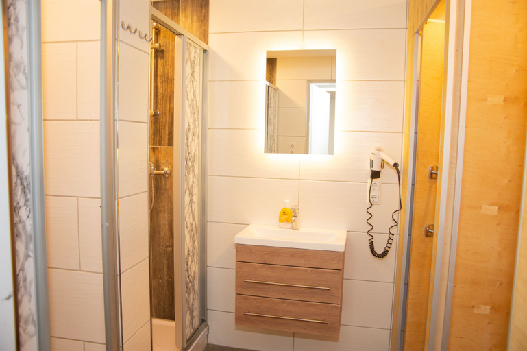 Bathroom 3, Hostel Bad Goisern, Gmunden
