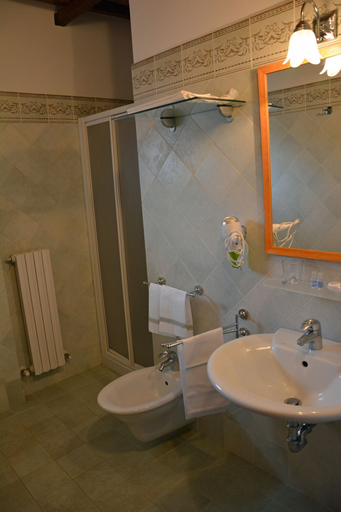 Bathroom 3, Agriturismo Cantagallo, Florence