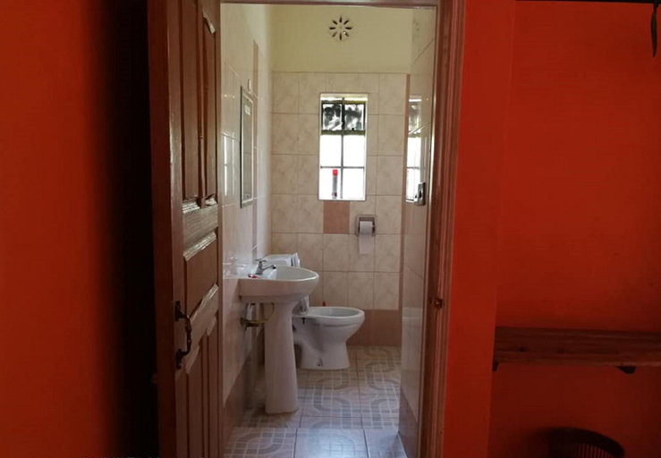 Bathroom 5, Genesis Guest House, Naivasha