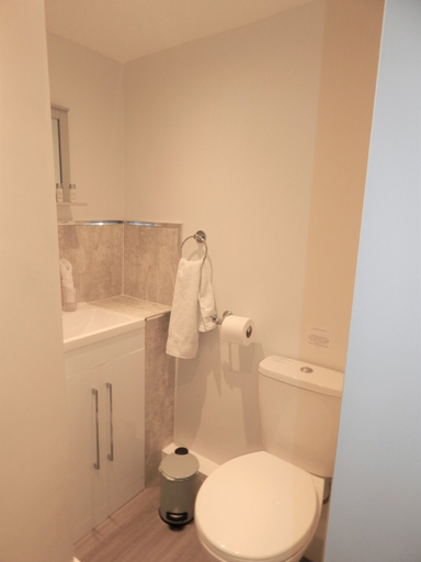Bathroom 4, The Saxon Inn, Durham