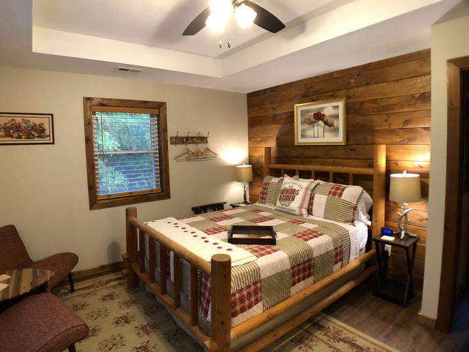 Bedroom 3, Walnut Waters Bed & Breakfast, Johnson