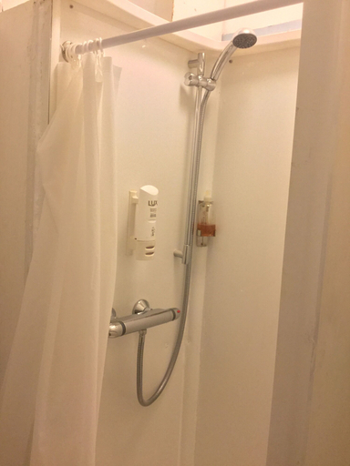 Bathroom 5, Chiswick Lodge Hotel, London