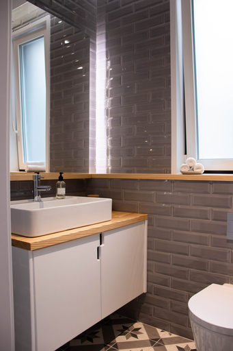 Bathroom 3, Destino Lisboa Apartments, Lisbon