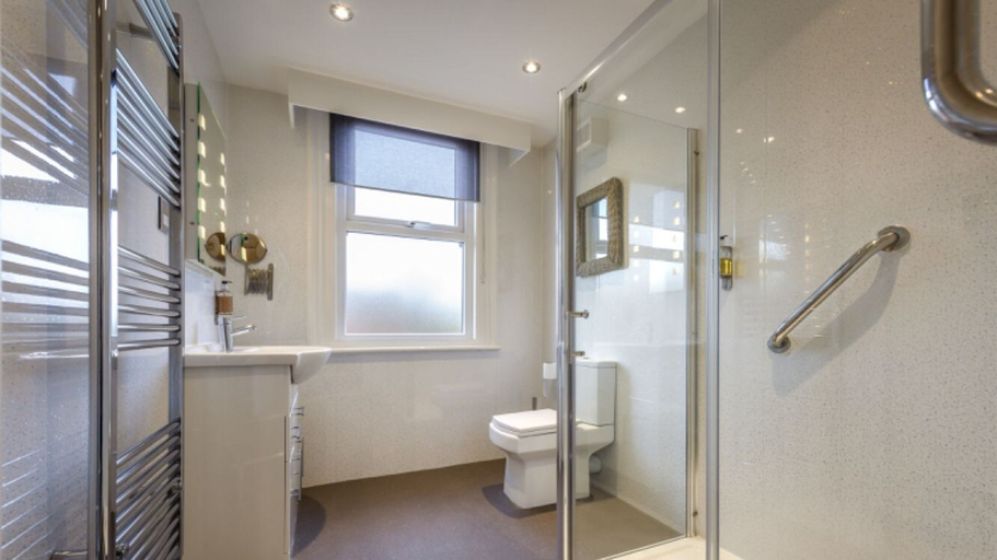 Bathroom 4, Cheshire Hospitality Ltd T/A Lennox Lea Studios & Apartments, Trafford