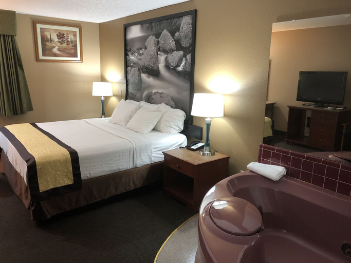 Bedroom 3, Super 8 by Wyndham Baker City, Baker