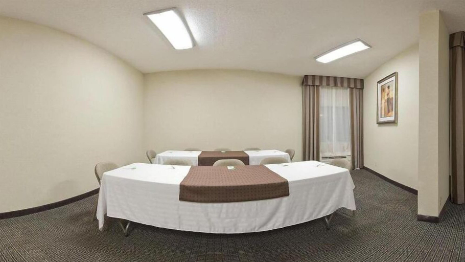 Bedroom 4, Holiday Inn Express BILOXI - BEACH BLVD by IHG, Harrison