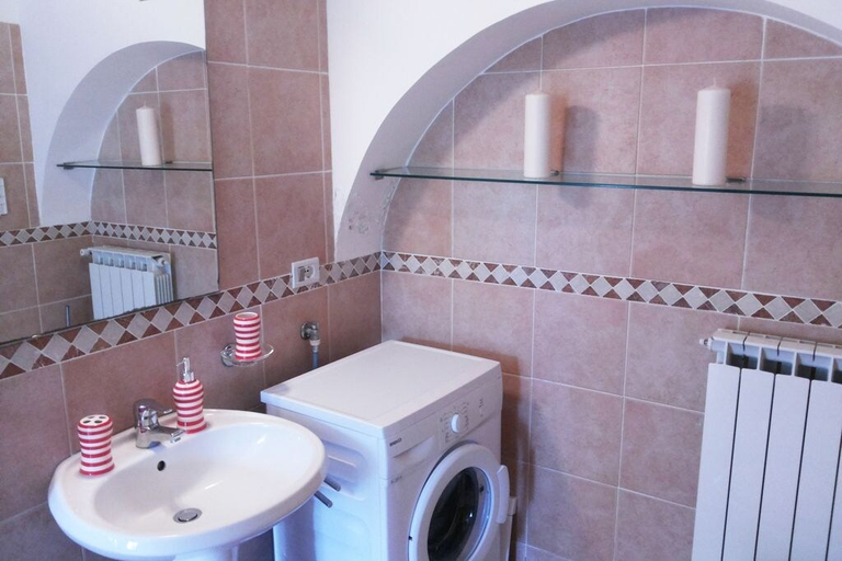 Bathroom 3, Villa Sarolli, Salerno