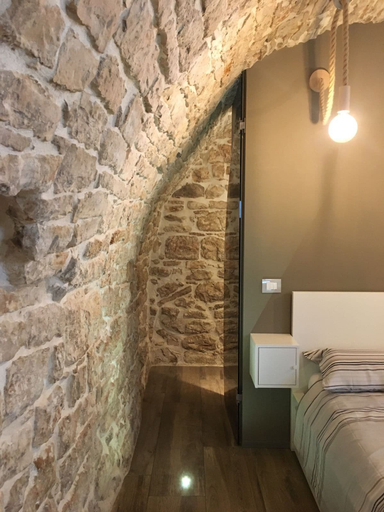 Bedroom 4, L'ArChasetta Historic Apartments, Bari