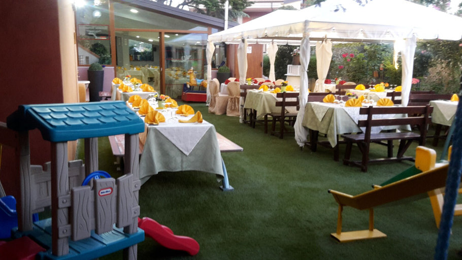 Food & Drinks 5, Hotel Supersonik, Cosenza