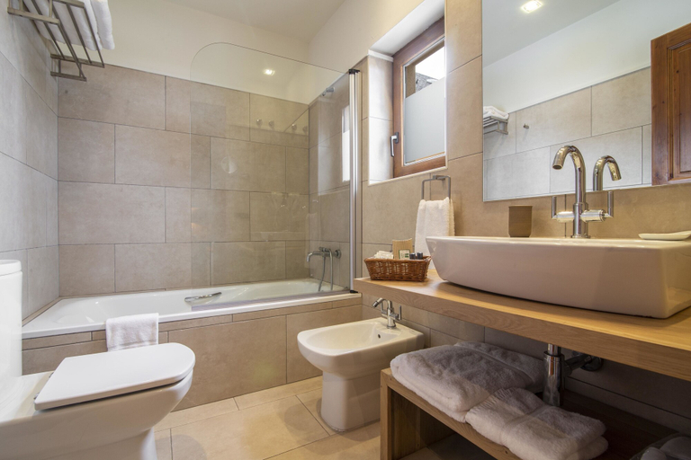 Bathroom 5, Eira Ski Lodge, Lleida