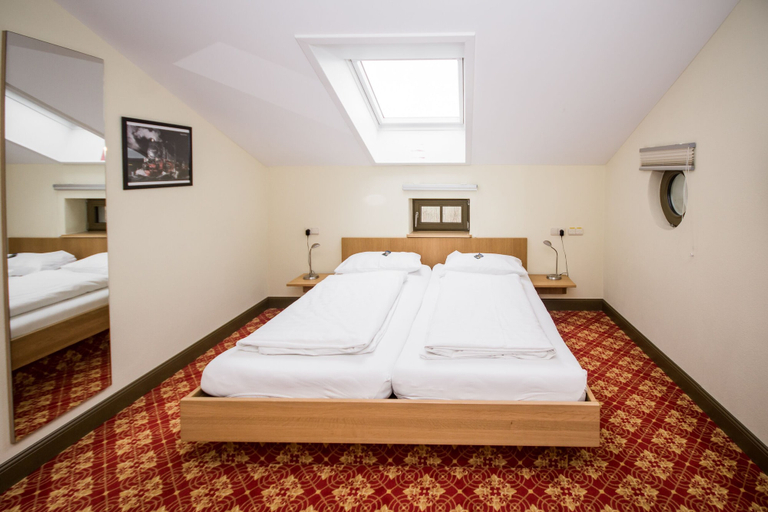 Bedroom 4, Bahnhof Busch, Hohenlohekreis