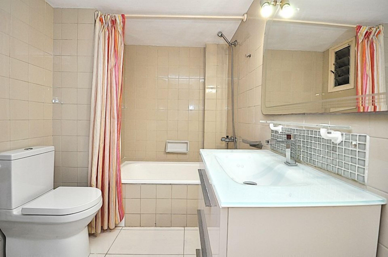 Bathroom 4, Apartment Cosfa, Girona