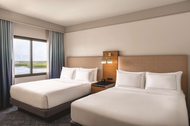 Bedroom 3, DoubleTree by Hilton Tampa Rocky Point Waterfront, Hillsborough