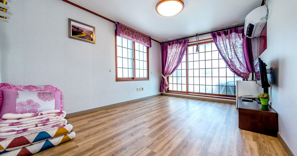 Bedroom 3, Sea Dragon Pension, Seogwipo