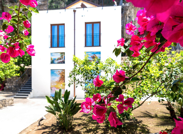 Exterior & Views 2, Eterea Charming Suites, Napoli