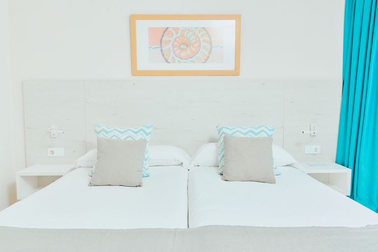 Bedroom 3, Gloria Izaro Club Hotel, Las Palmas