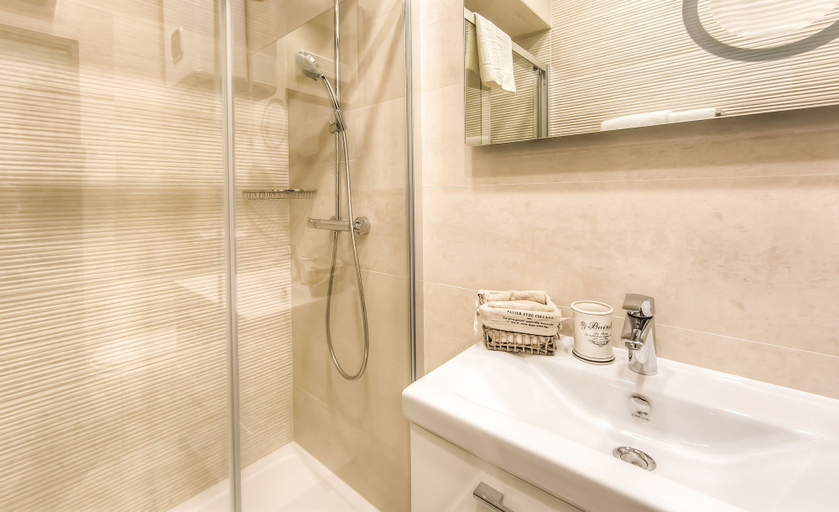 Bathroom 4, Bed & Breakfast Villa Hasi, Poreč