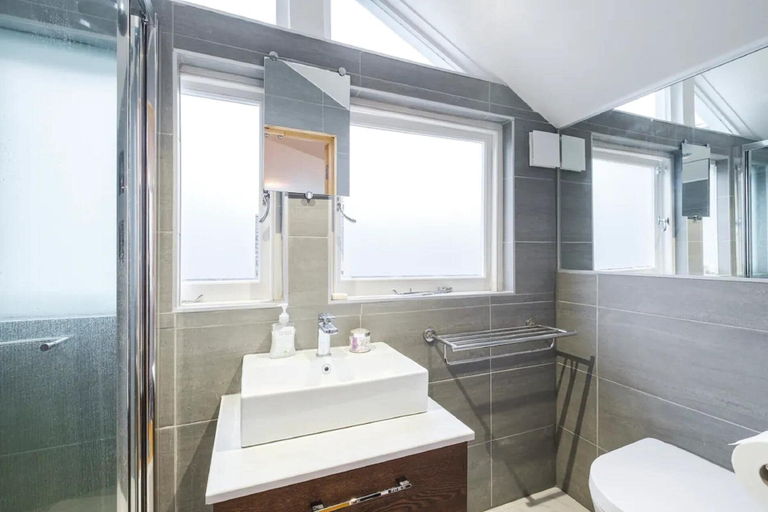 Bathroom 3, NEW Stunning 5BD Kensington House, London