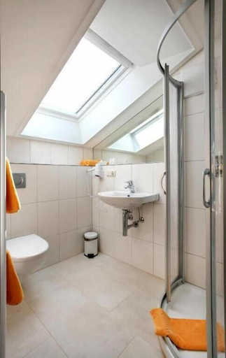 Bathroom 5, Bahnhof Busch, Hohenlohekreis