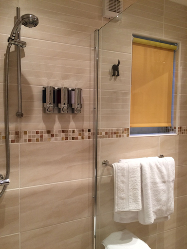 Bathroom 4, Lochedge Lodge, Eilean Siar